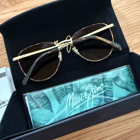 Maui Jim Noni Sunglasses - Picture 2 of 4